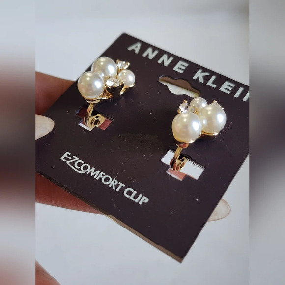 NWT Anne Klein Pearl & Imitation Diamonds Clip-On Earrings Set In Gold - Picture 7 of 12
